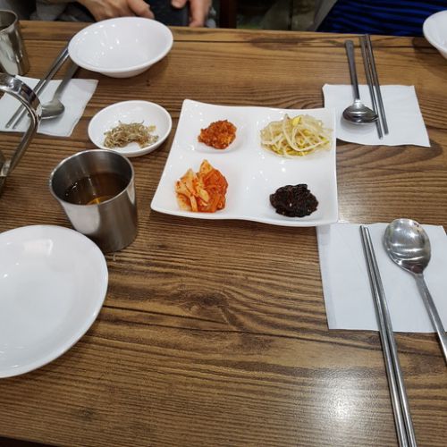 明洞 ミョンドンで朝ごはん　お粥食べて来ました　「香苑」　ヒャンウォン 향원