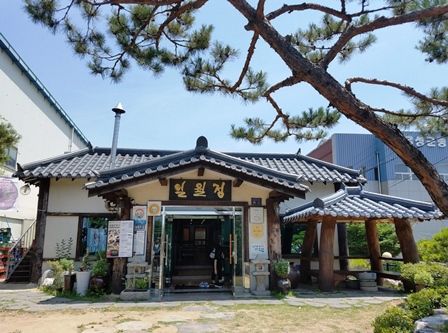 【ブロガーが紹介するとっておきの大邱ツアー⑧】豪華な韓定食の昼食～花園東山では達城郡守さんの歓待も受けましたよ