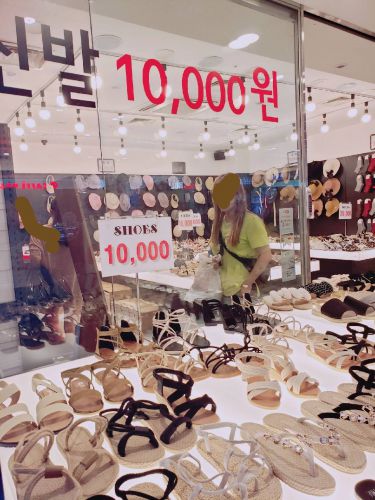 [江南駅]10000ウォンのサンダルが売ってるお店と弘大のSHOOPENで買ったサンダル