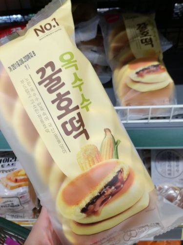 韓国に来たら必ず買う～とうもろこしのホットックパン(^O^)