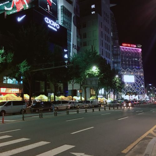 【8月ソウル】東大門の卸売市場は夏期休暇！でも黄色のテントはやってます！