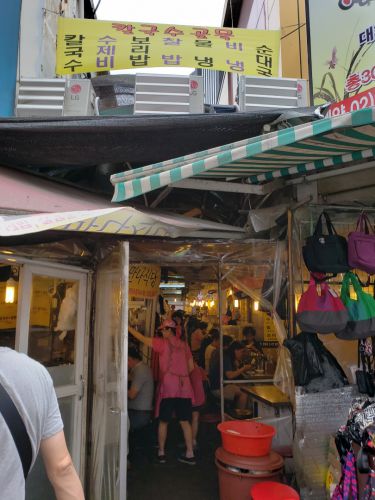 韓国の良さが詰まった人情食堂【南大門市場・カルグクス横丁/南海食堂】