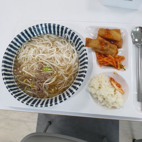 【韓国生活】　食堂の朝ごはんがグレードアップしました＾＾　韓国の会社の社食をお見せします