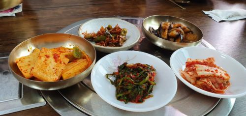 釜山市役所近くの美味しい店　山菜ビビンバ　プヨンダン 